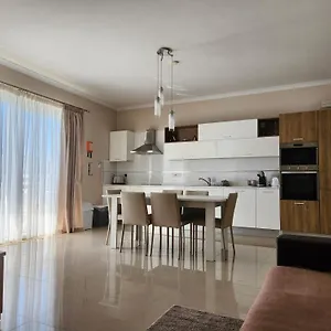 Riviera - Seafront - Wifi Apartament Marsaskala